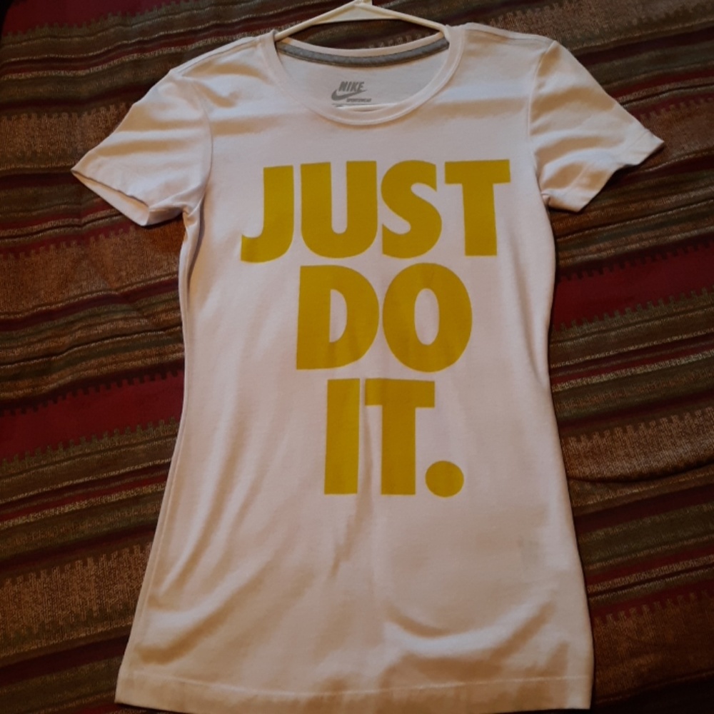 Nike t-shirt